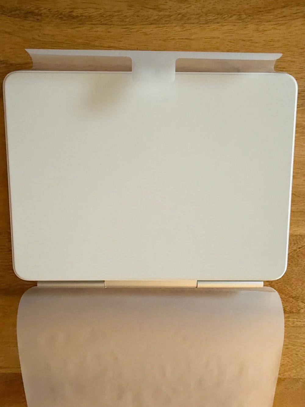 Apple Magic Keyboard: Keyboard and Case for iPad Air 11-inch -White